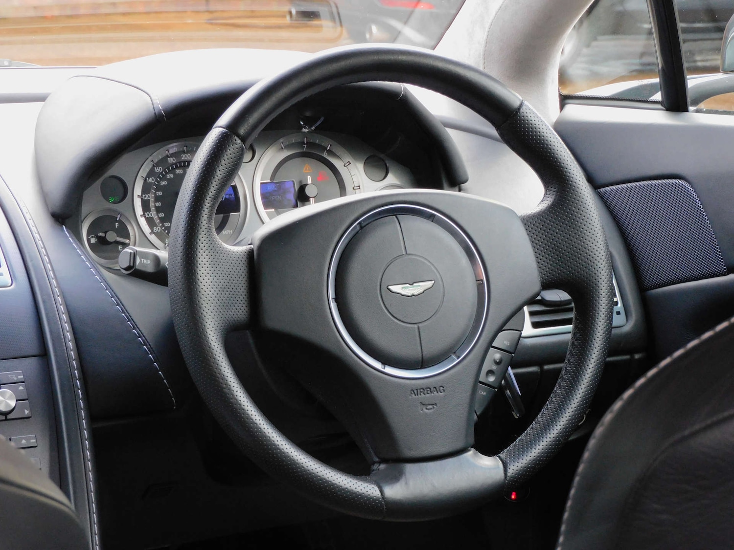 Used Aston Martin Vantage 2006 for sale - 76345019: Photo 30
