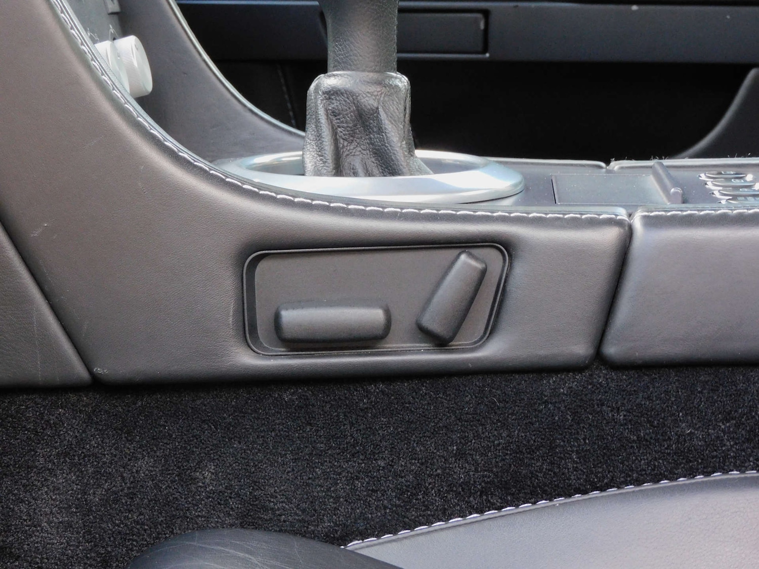 Used Aston Martin Vantage 2006 for sale - 76345019: Photo 33