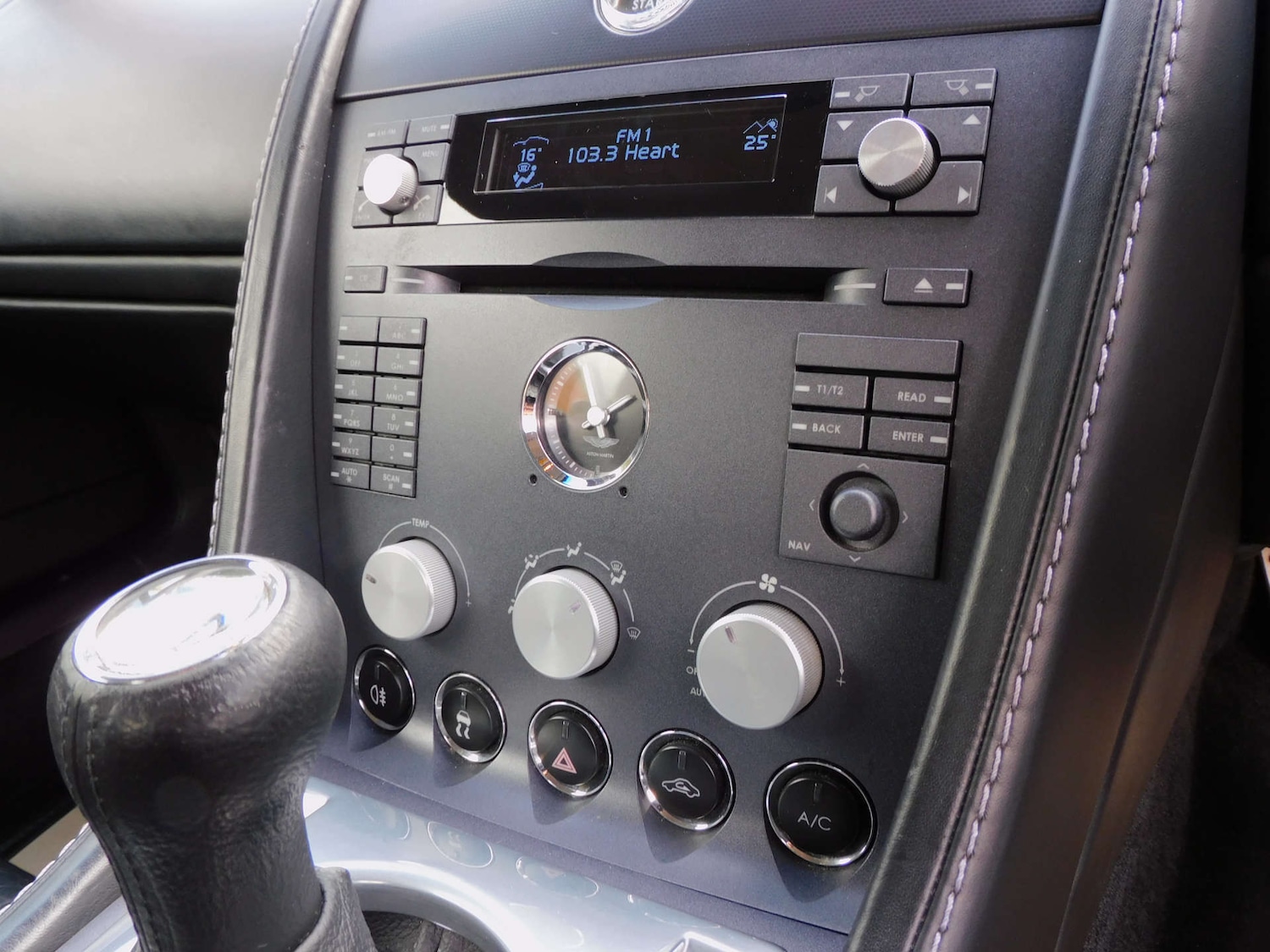 Used Aston Martin Vantage 2006 for sale - 76345019: Photo 37