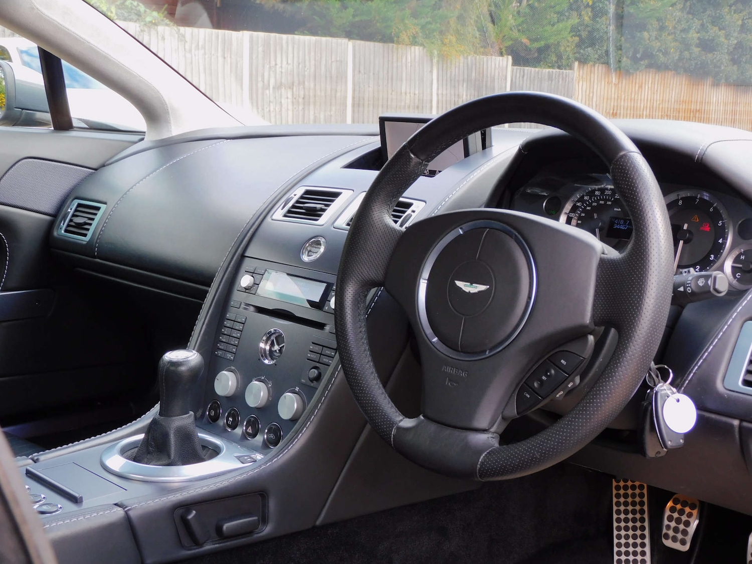 Used Aston Martin Vantage 2006 for sale - 76345019: Photo 4