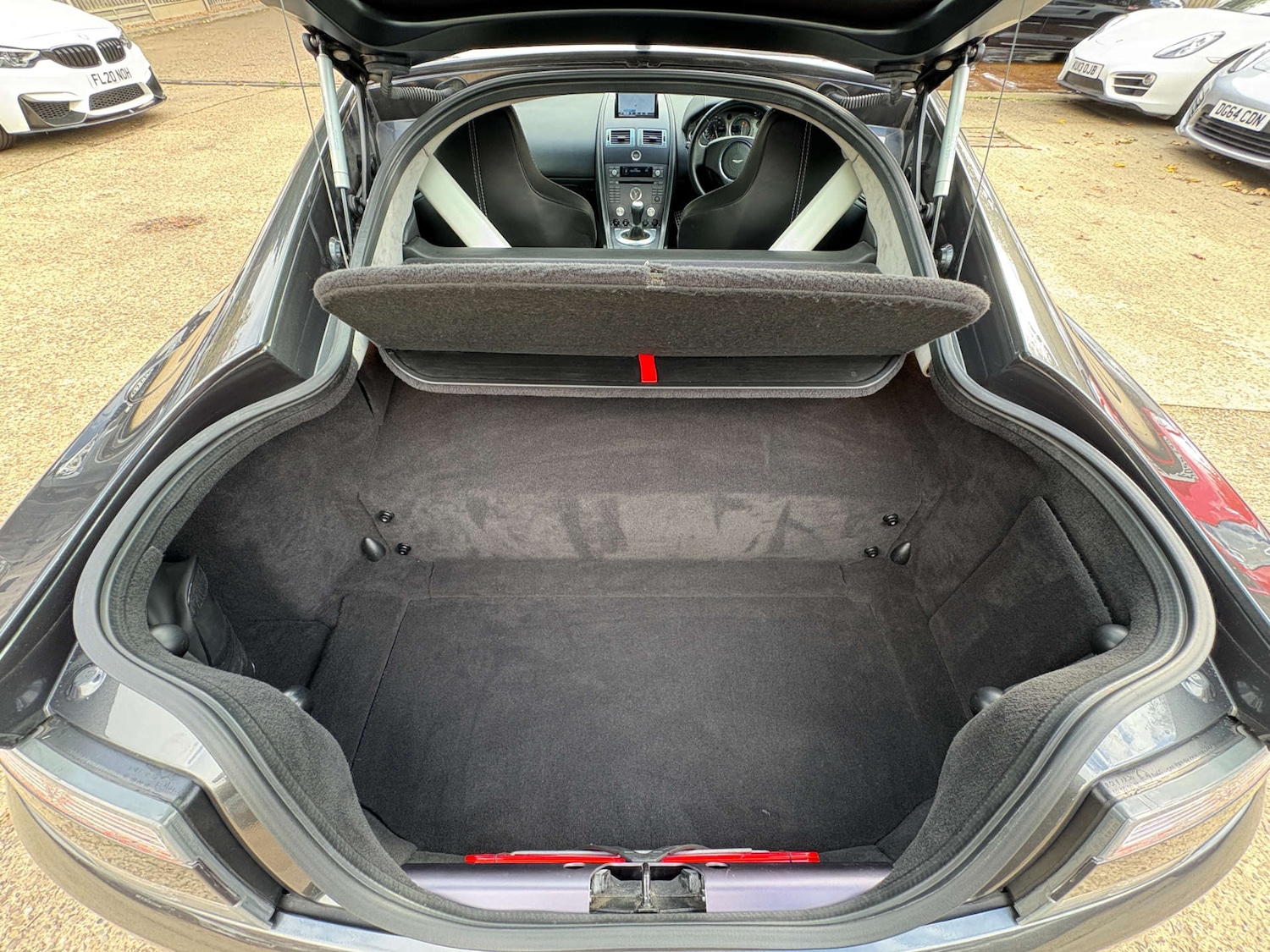 Used Aston Martin Vantage 2006 for sale - 76345019: Photo 44