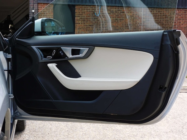 Used Jaguar F-Type 2016 for sale - 76220622: Photo 24