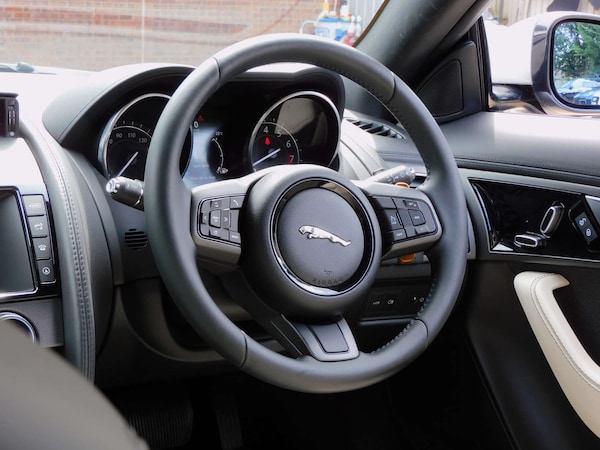 Used Jaguar F-Type 2016 for sale - 76220622: Photo 29