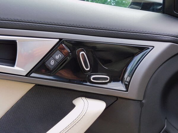Used Jaguar F-Type 2016 for sale - 76220622: Photo 33