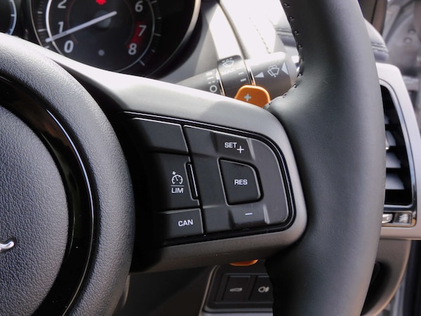 Used Jaguar F-Type 2016 for sale - 76220622: Photo 44