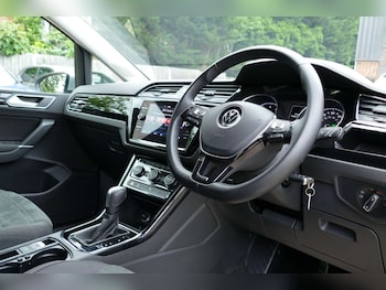 Used Volkswagen Touran 2021 for sale - 78979411: Photo