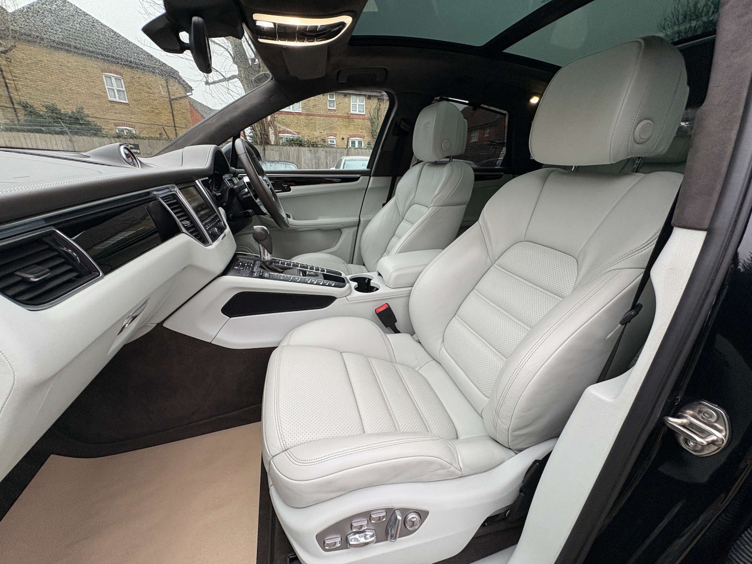 Used Porsche Macan 2015 for sale - 77349812: Photo 34