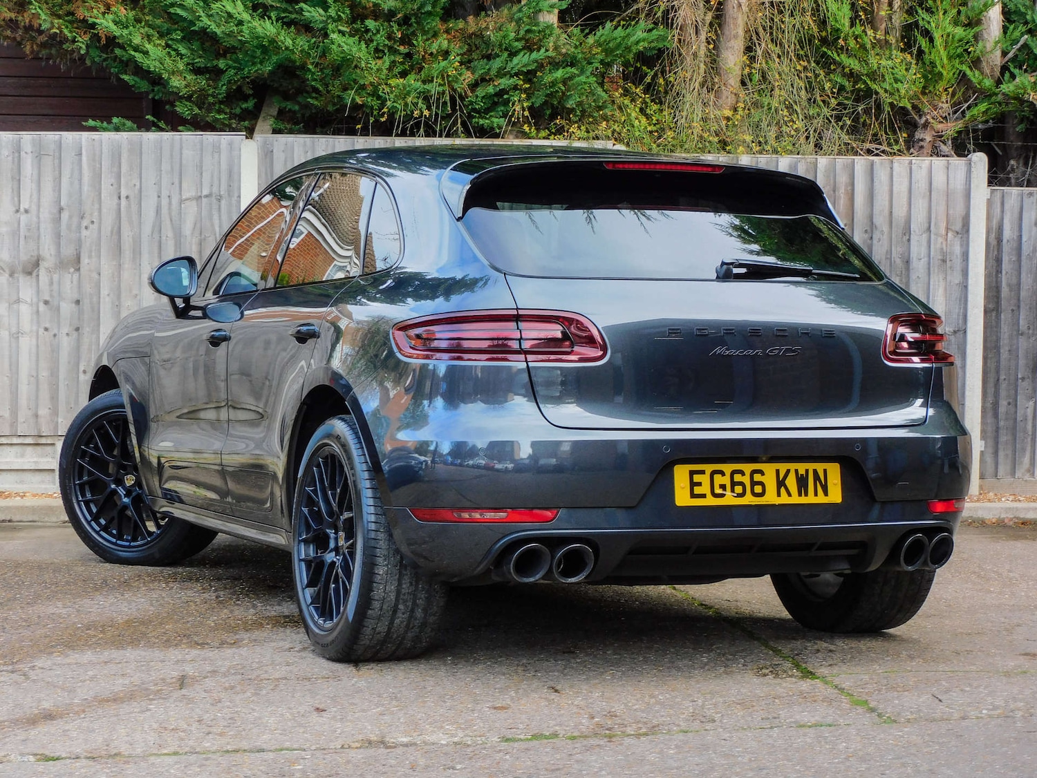 Used Porsche Macan 2016 for sale - 76694801: Photo 2