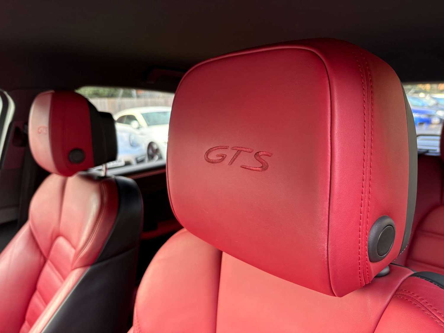 Used Porsche Macan 2016 for sale - 76694801: Photo 30