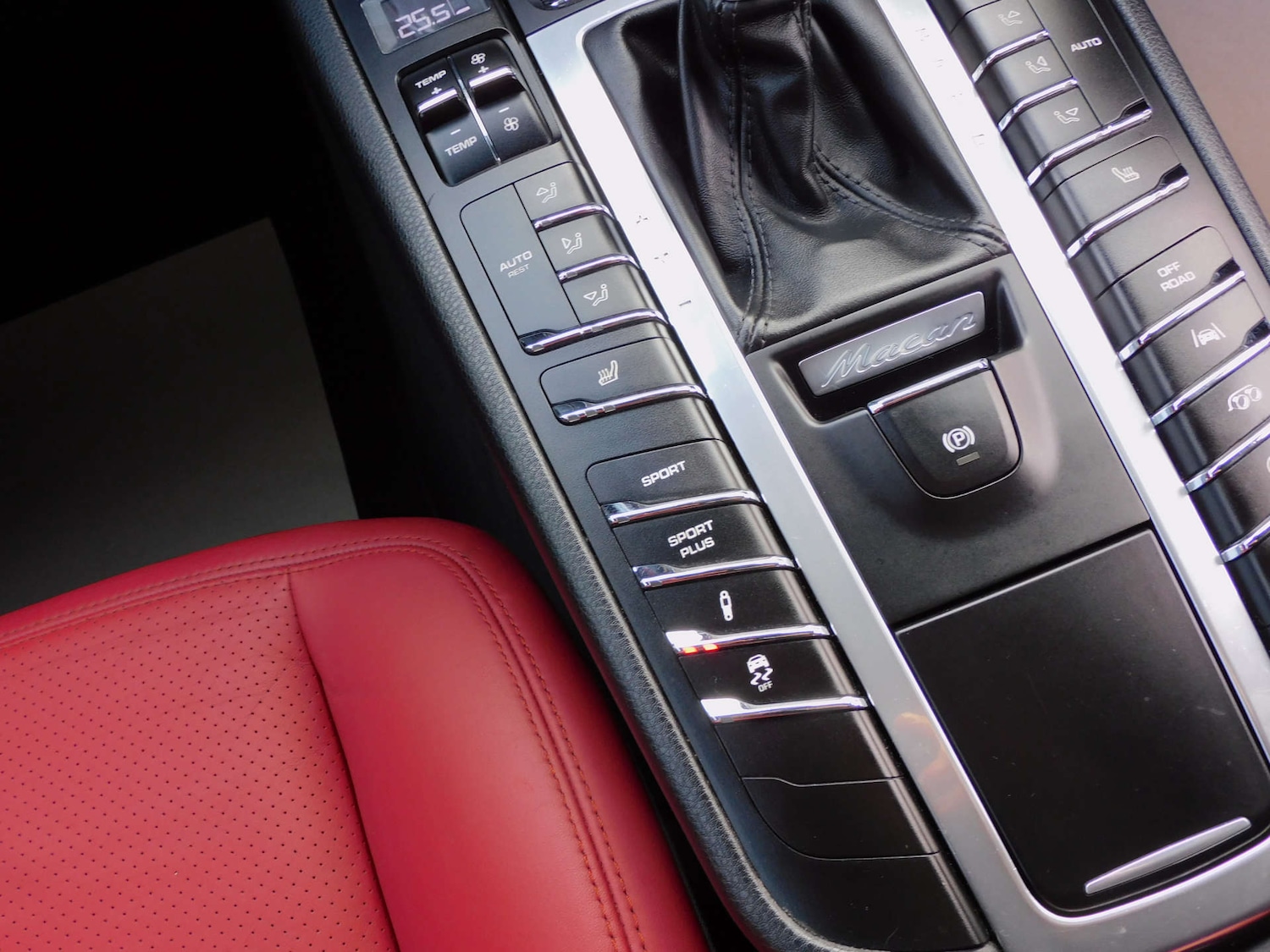 Used Porsche Macan 2016 for sale - 76694801: Photo 38