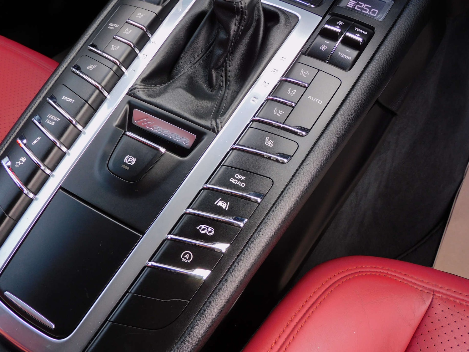 Used Porsche Macan 2016 for sale - 76694801: Photo 39