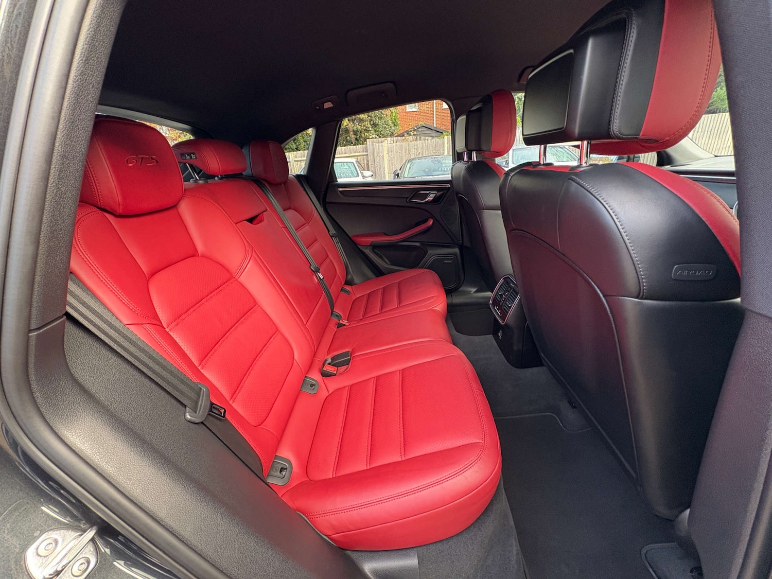 Used Porsche Macan 2016 for sale - 76694801: Photo 51