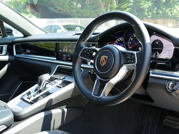 Used Porsche Panamera 2018 for sale - 79167249: Photo