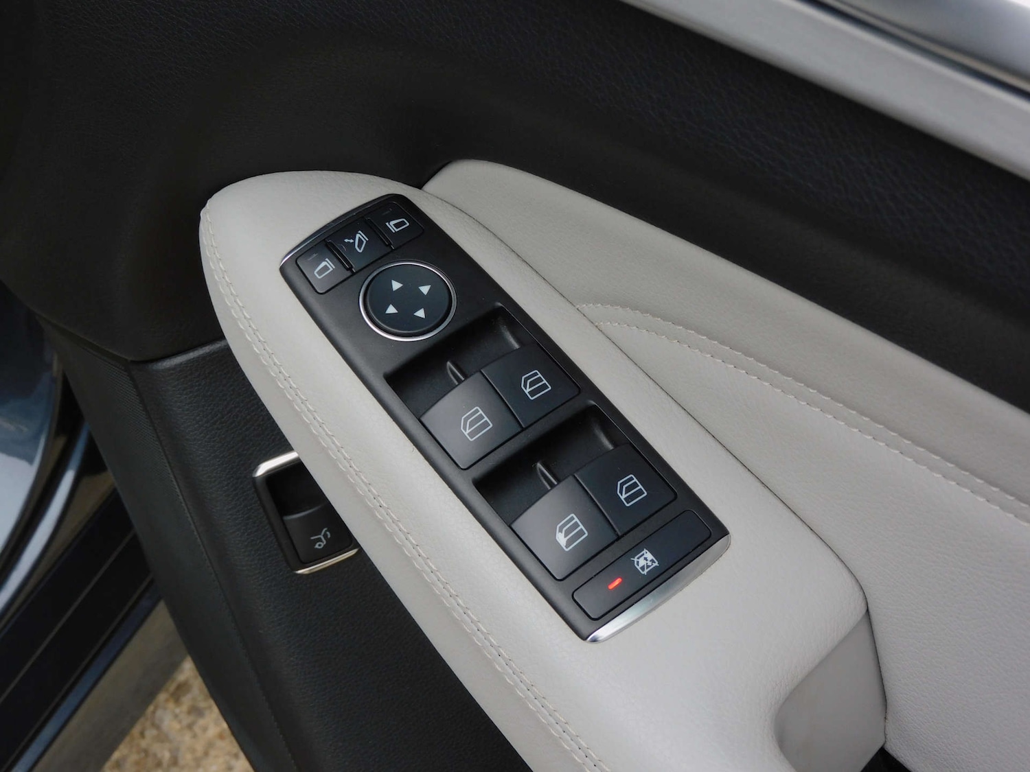 Used Mercedes-Benz M-Class 2012 for sale - 76132437: Photo 24