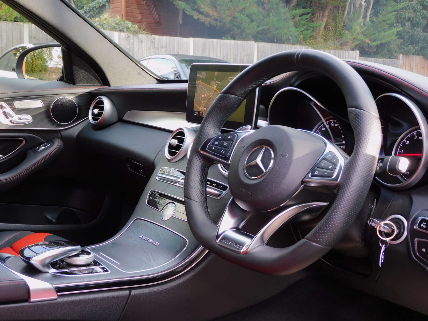 Used Mercedes-Benz C Class 2015 for sale - 76681891: Photo 4