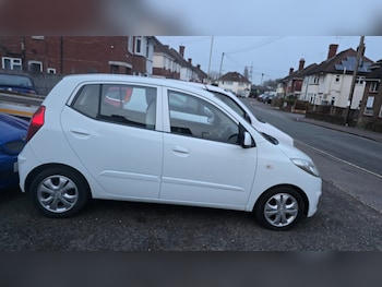 Used Hyundai i10 2012 for sale - 77771425: Photo