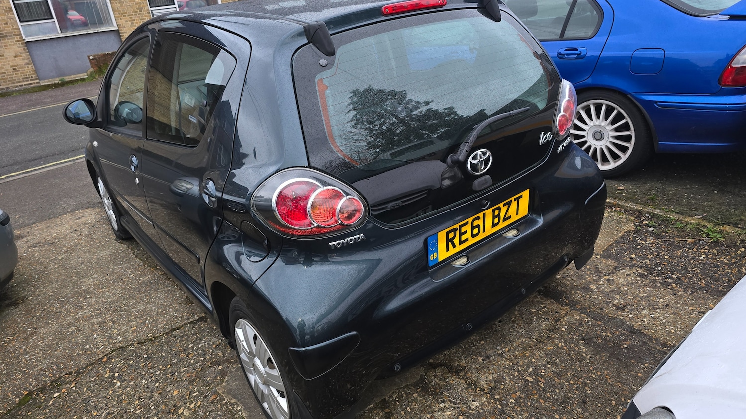 Used Toyota AYGO 2011 for sale - 77685885: Photo 3