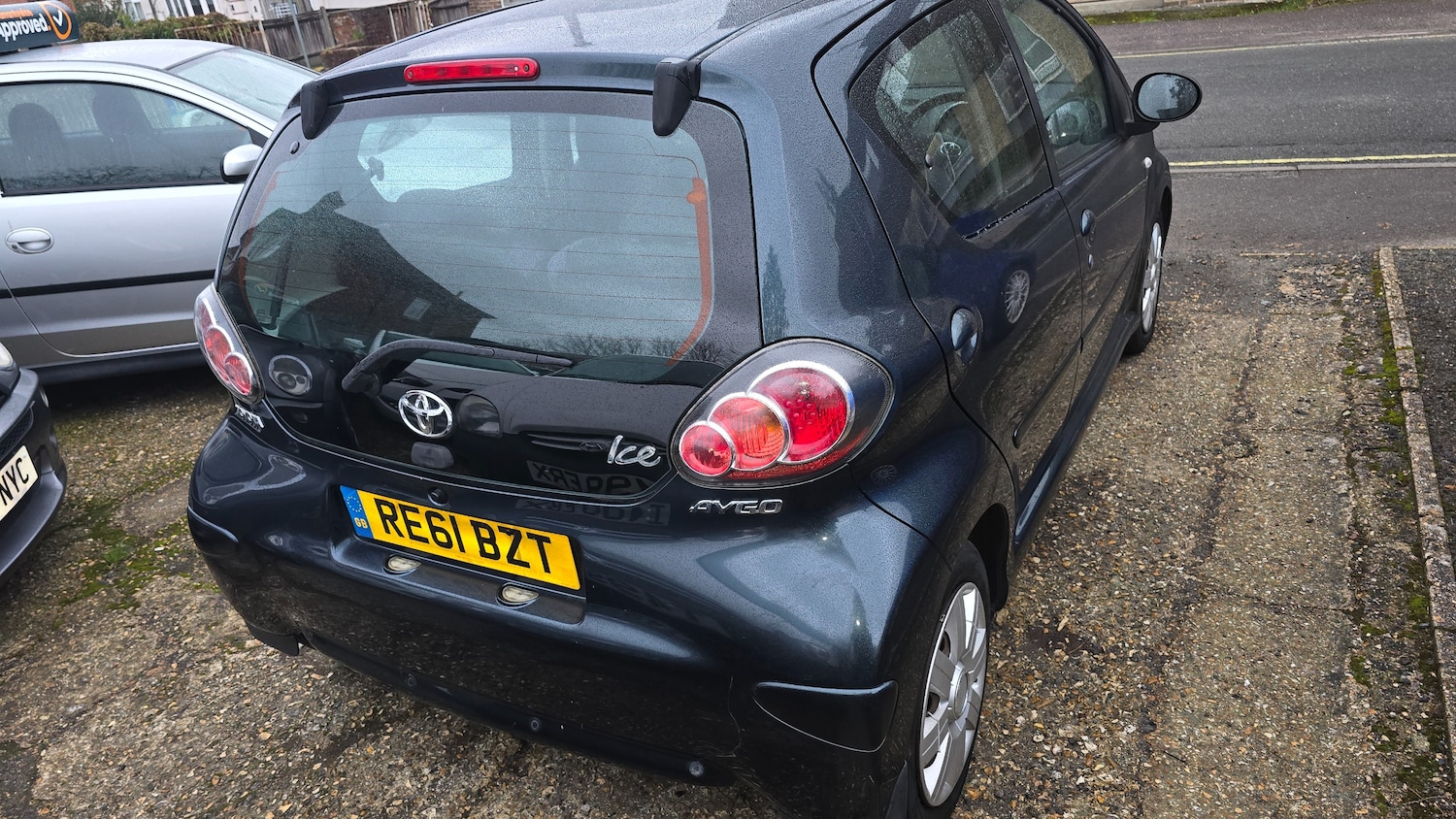 Used Toyota AYGO 2011 for sale - 77685885: Photo 4