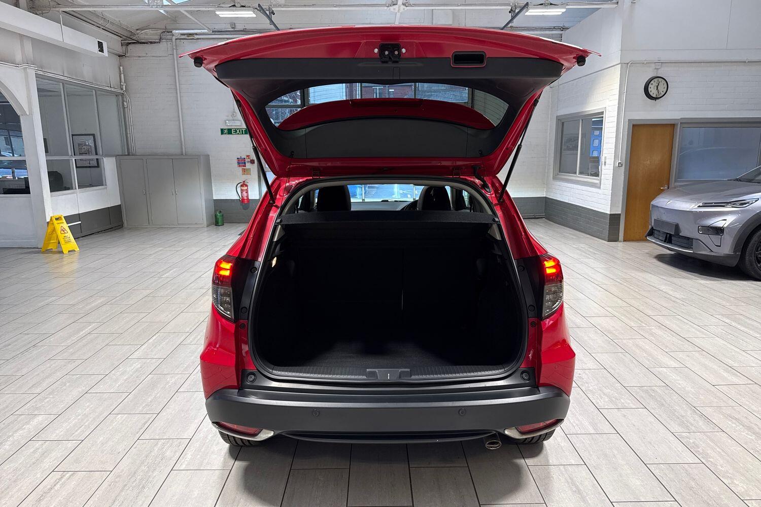 Used Honda HR-V 2019 for sale - 77166777: Photo 18