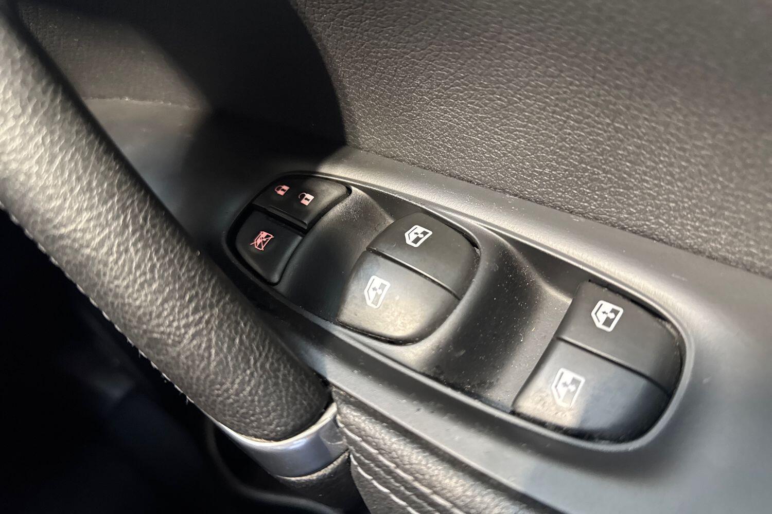 Used Nissan Qashqai 2017 for sale - 76512904: Photo 19