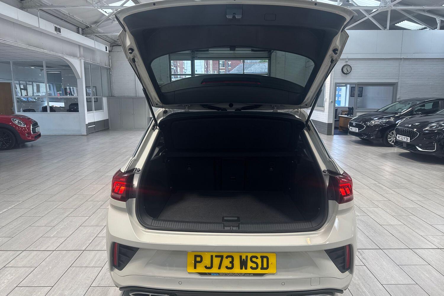 Used Volkswagen T-Roc 2023 for sale - 76513291: Photo 15