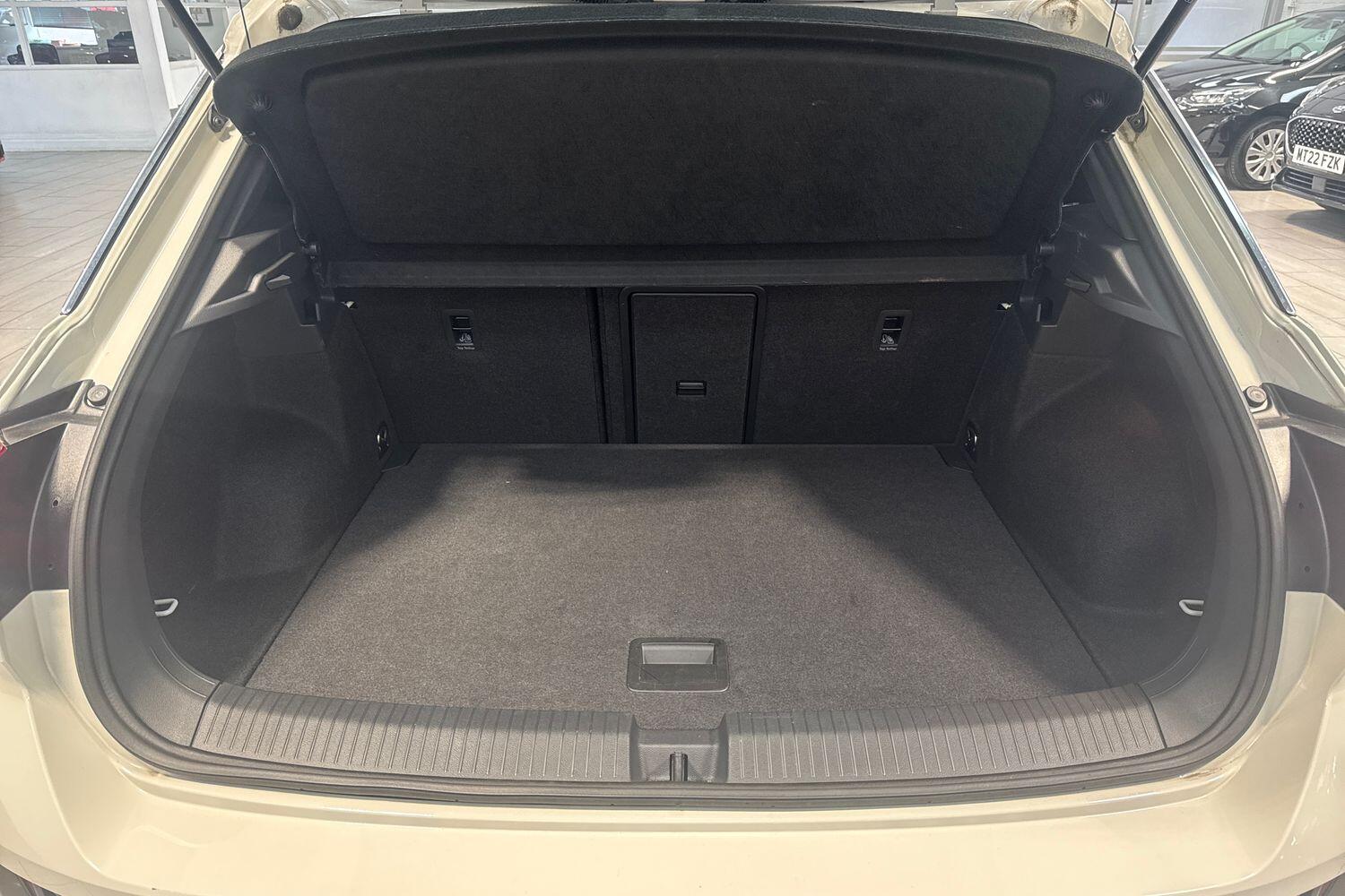 Used Volkswagen T-Roc 2023 for sale - 76513291: Photo 17