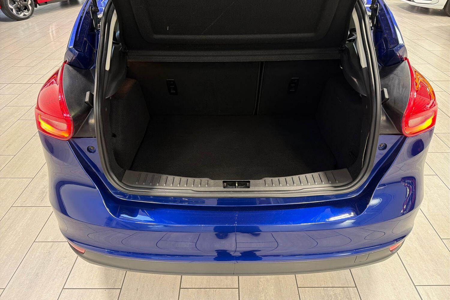 Used Ford Focus 2017 for sale - 77016973: Photo 15