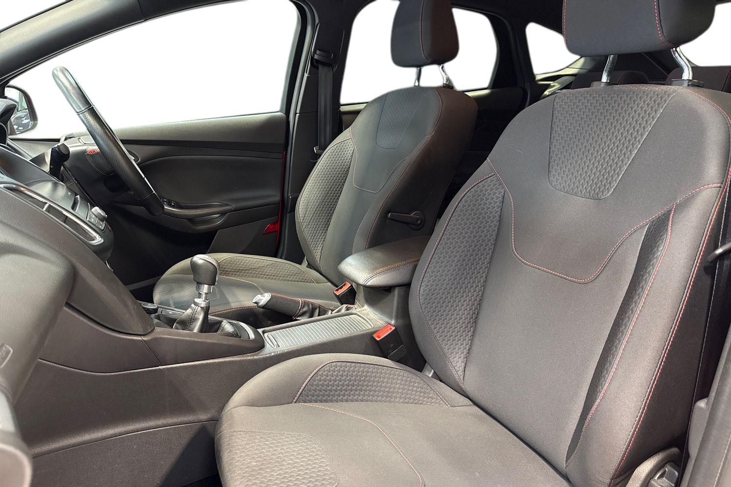 Used Ford Focus 2018 for sale - 76511879: Photo 11