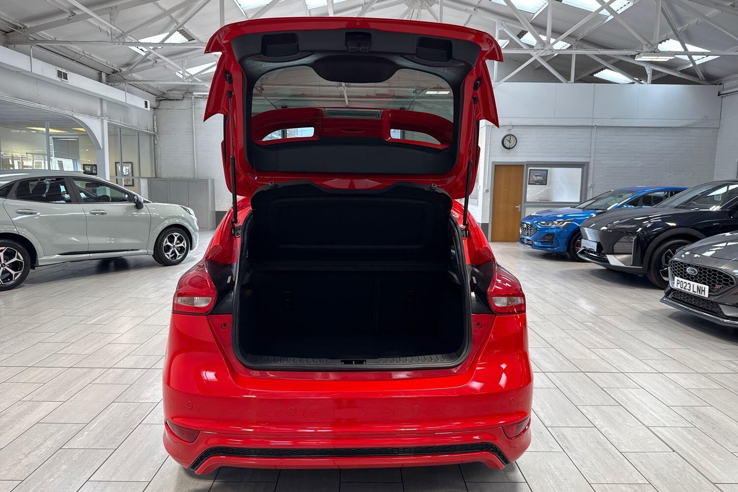 Used Ford Focus 2018 for sale - 76511879: Photo 19