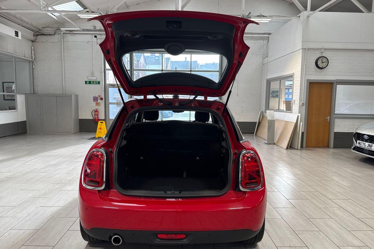 Used MINI Hatch 2019 for sale - 76513207: Photo 17
