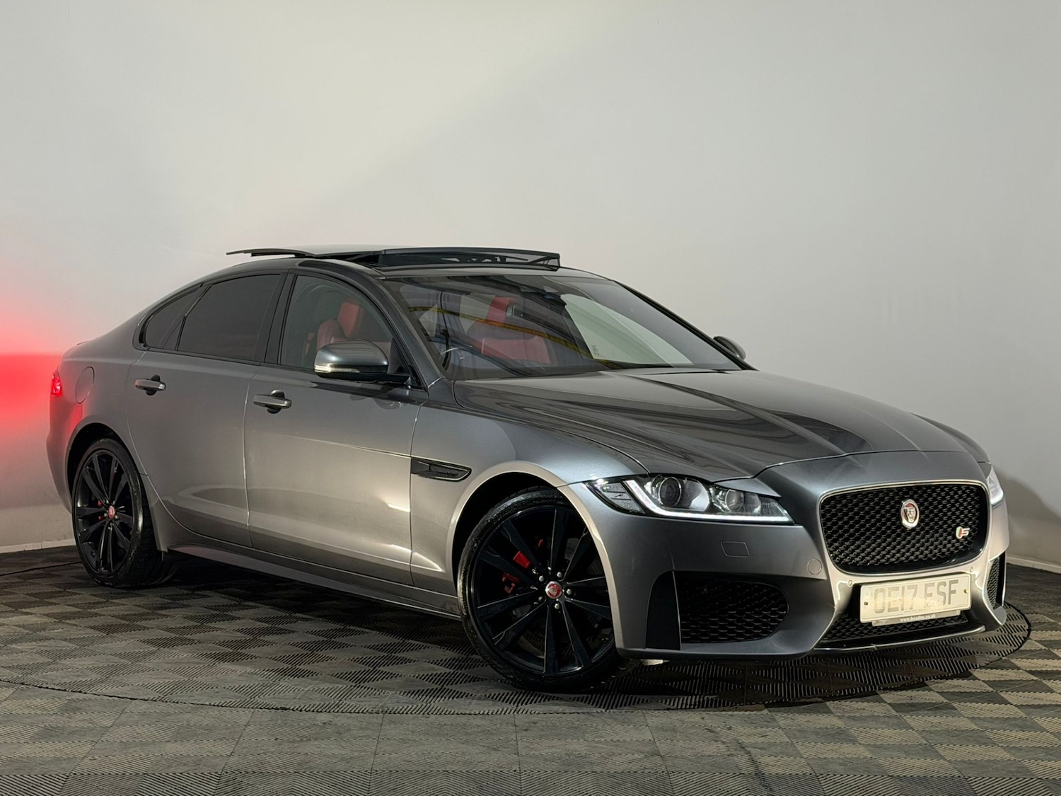 Used Jaguar XF 2017 for sale - 77739535: Photo 1