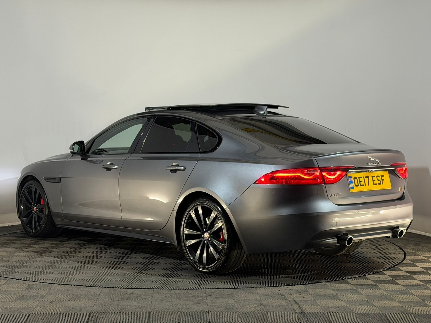 Used Jaguar XF 2017 for sale - 77739535: Photo 10
