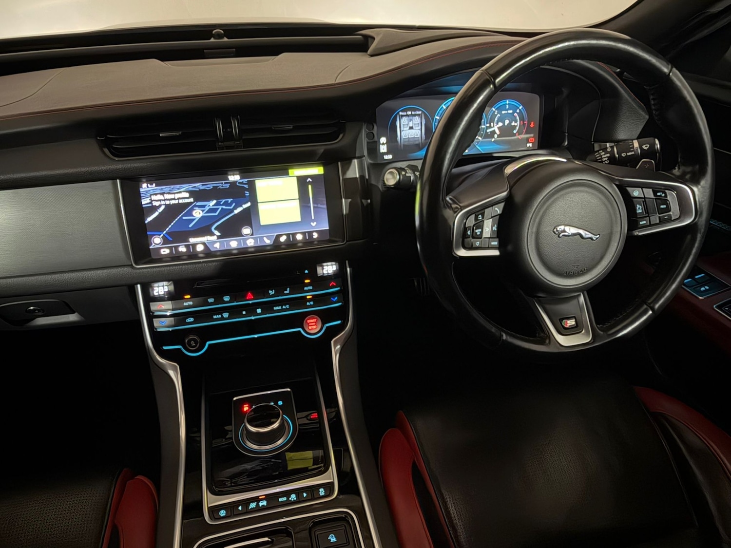 Used Jaguar XF 2017 for sale - 77739535: Photo 13