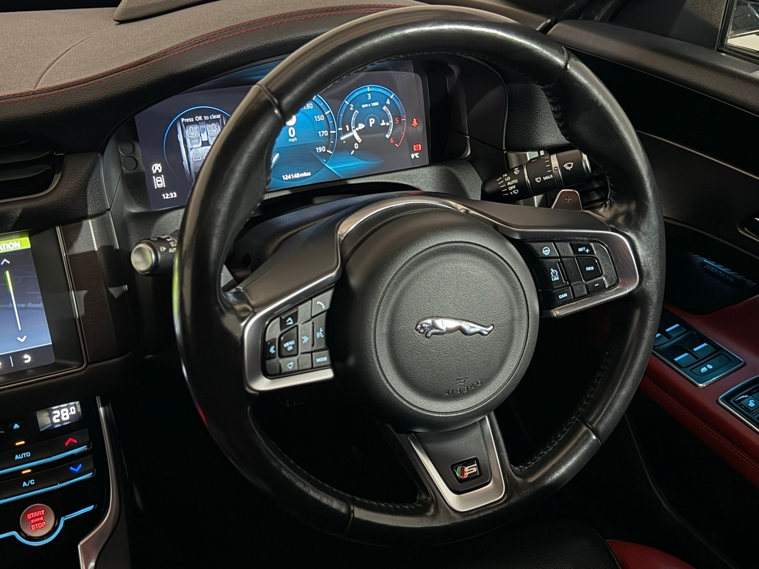 Used Jaguar XF 2017 for sale - 77739535: Photo 15