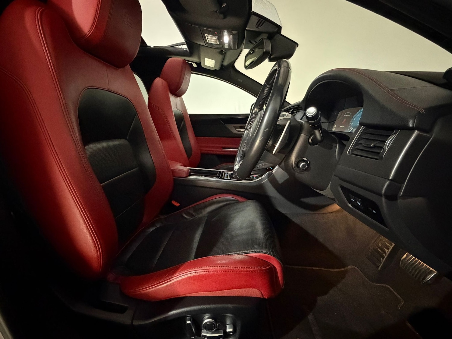 Used Jaguar XF 2017 for sale - 77739535: Photo 18