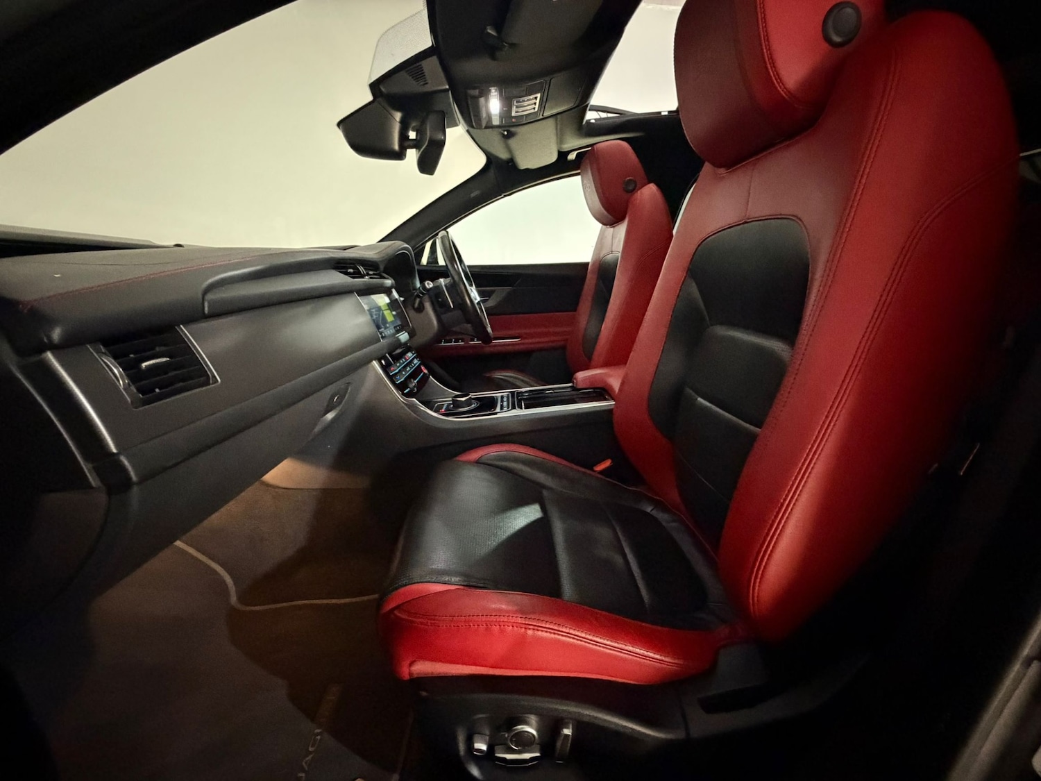 Used Jaguar XF 2017 for sale - 77739535: Photo 19