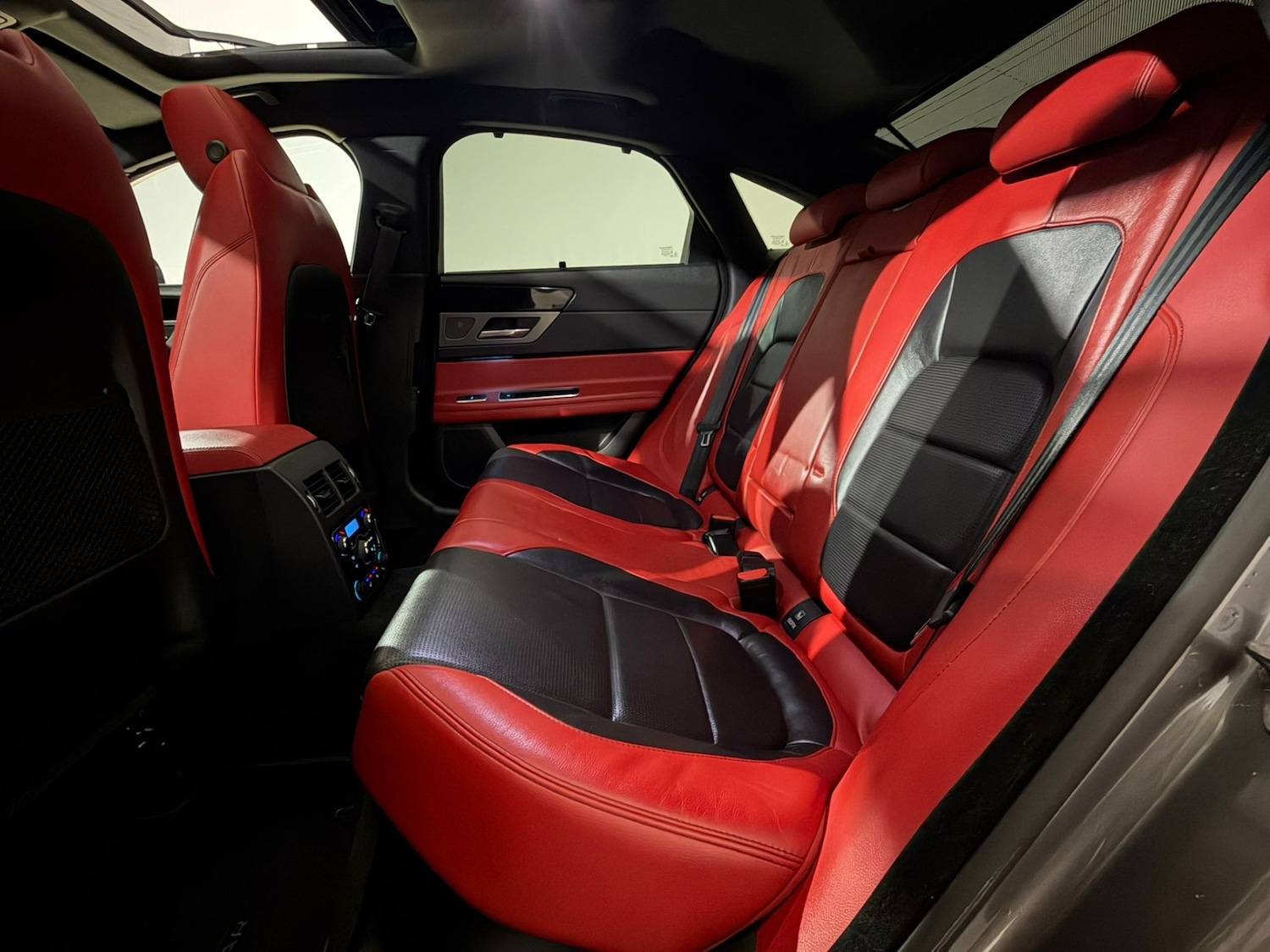 Used Jaguar XF 2017 for sale - 77739535: Photo 22