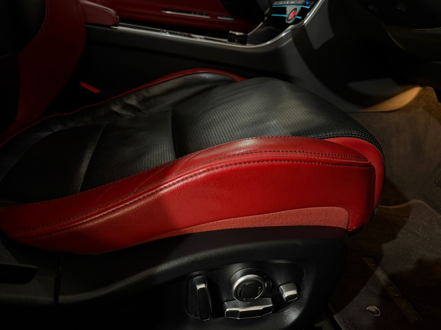 Used Jaguar XF 2017 for sale - 77739535: Photo 27