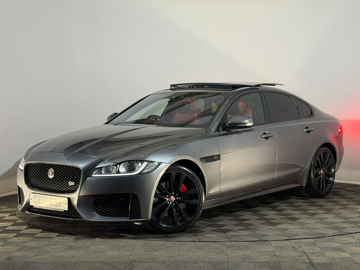 Used Jaguar XF 2017 for sale - 77739535: Photo 3
