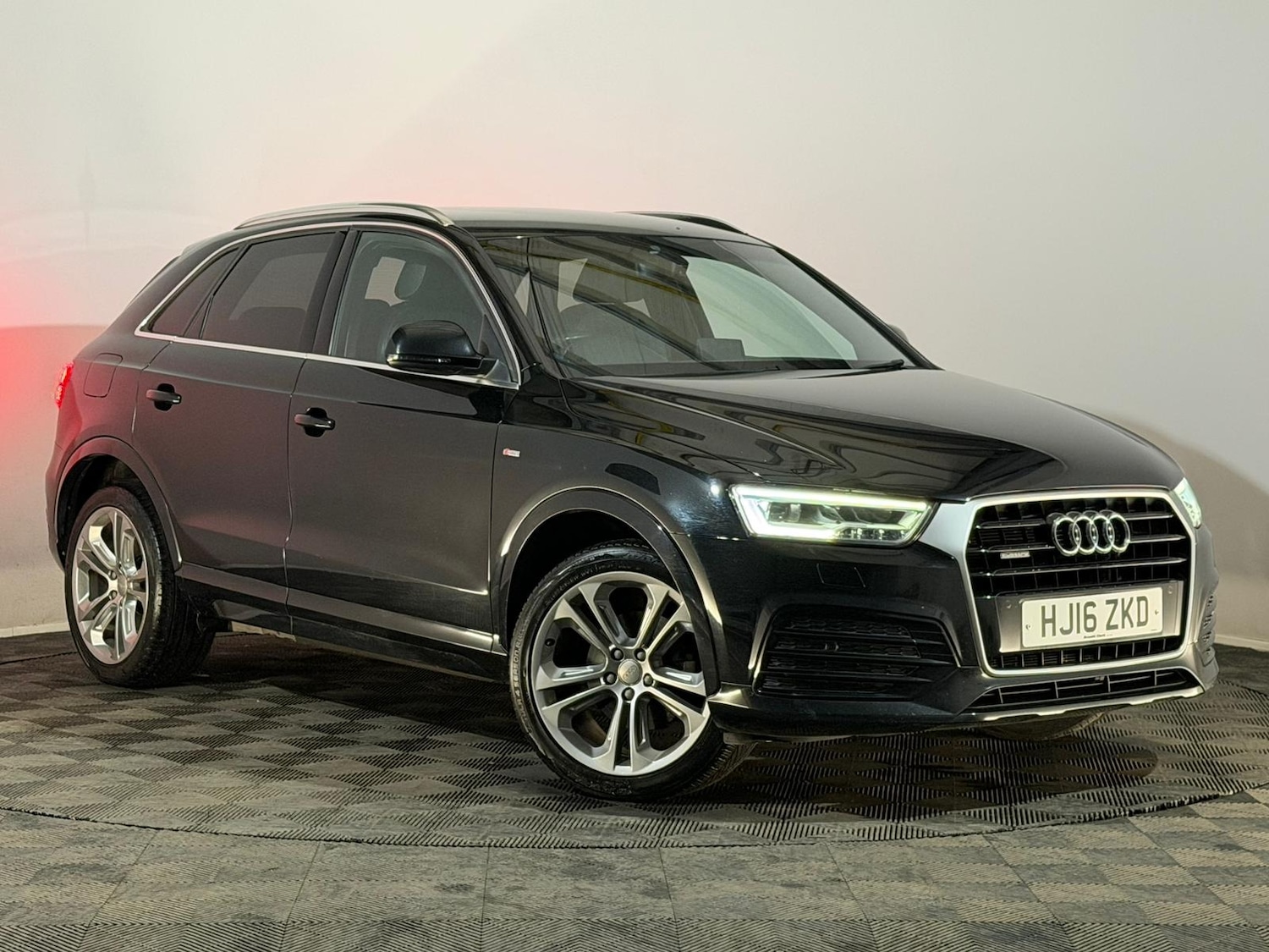 Used Audi Q3 2016 for sale - 76497627: Photo 1