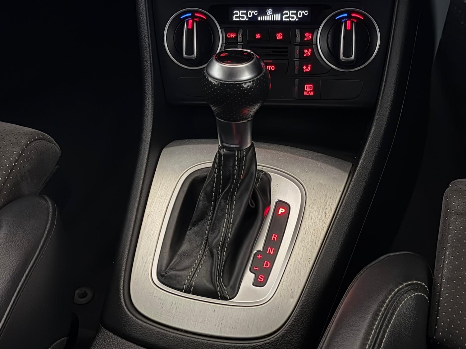 Used Audi Q3 2016 for sale - 76497627: Photo 15