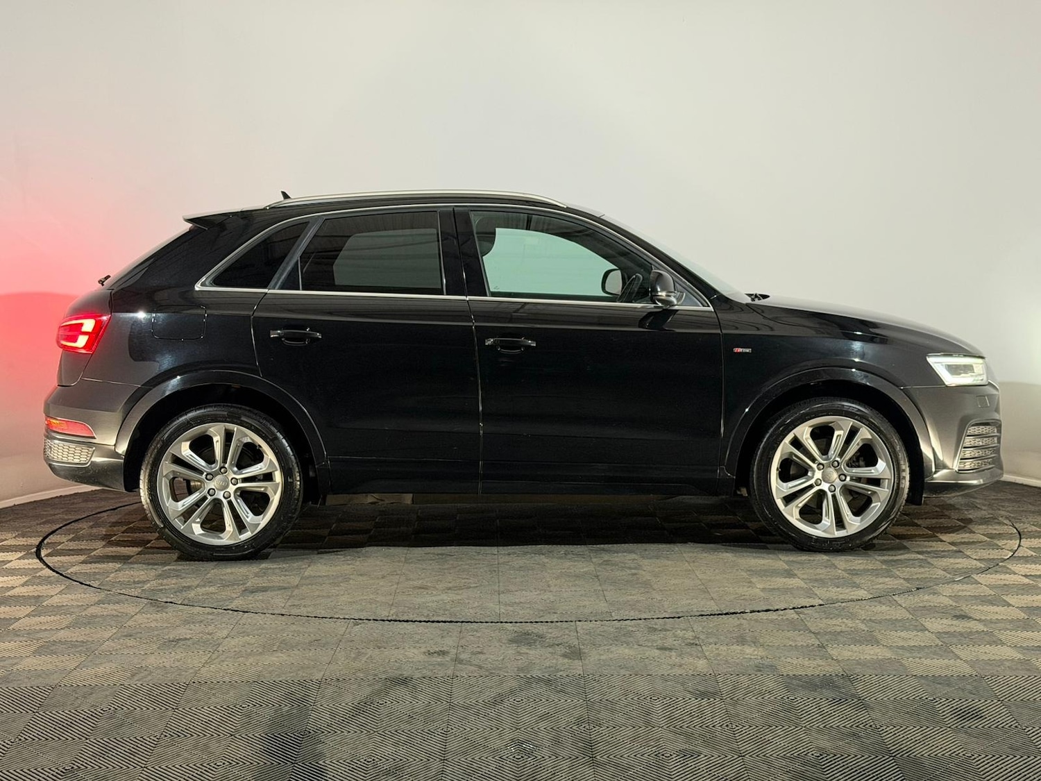 Used Audi Q3 2016 for sale - 76497627: Photo 4