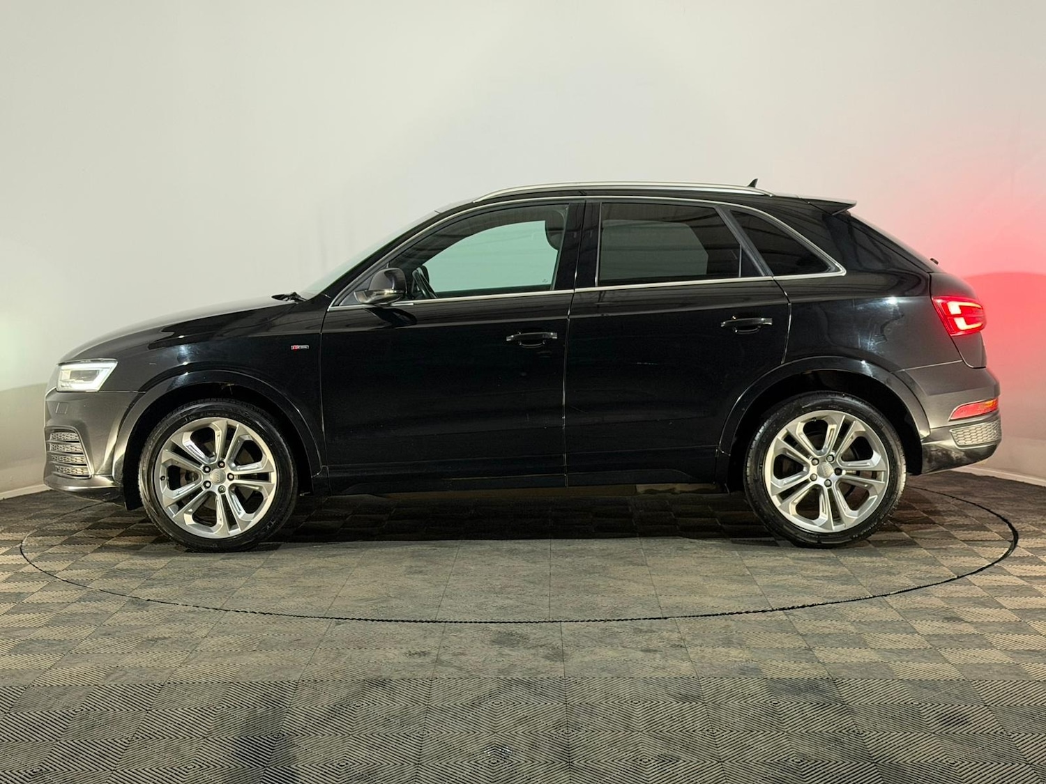 Used Audi Q3 2016 for sale - 76497627: Photo 5