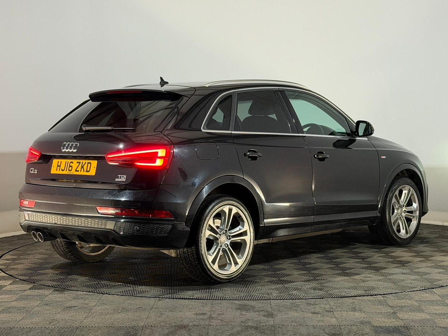 Used Audi Q3 2016 for sale - 76497627: Photo 6
