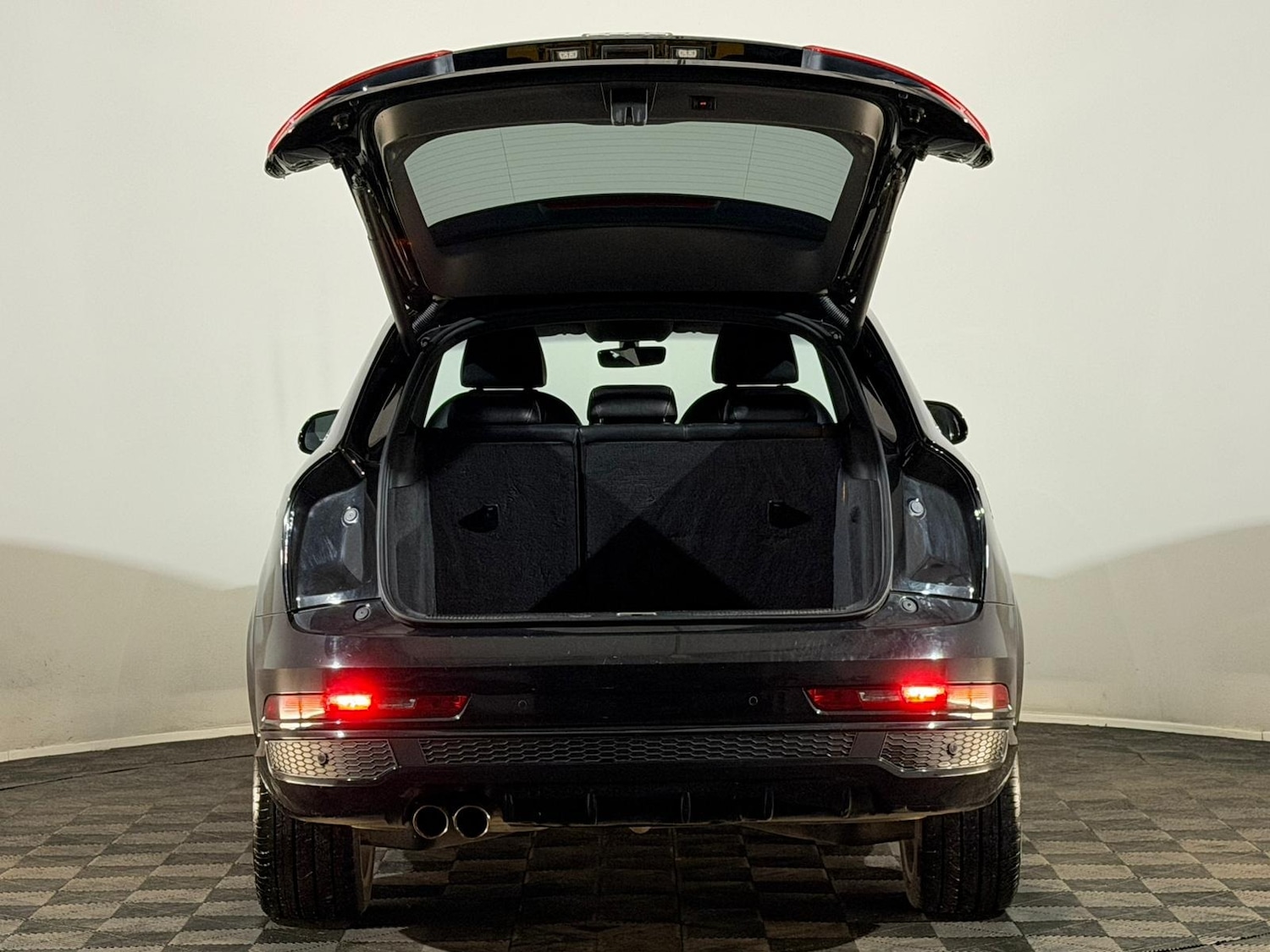 Used Audi Q3 2016 for sale - 76497627: Photo 8