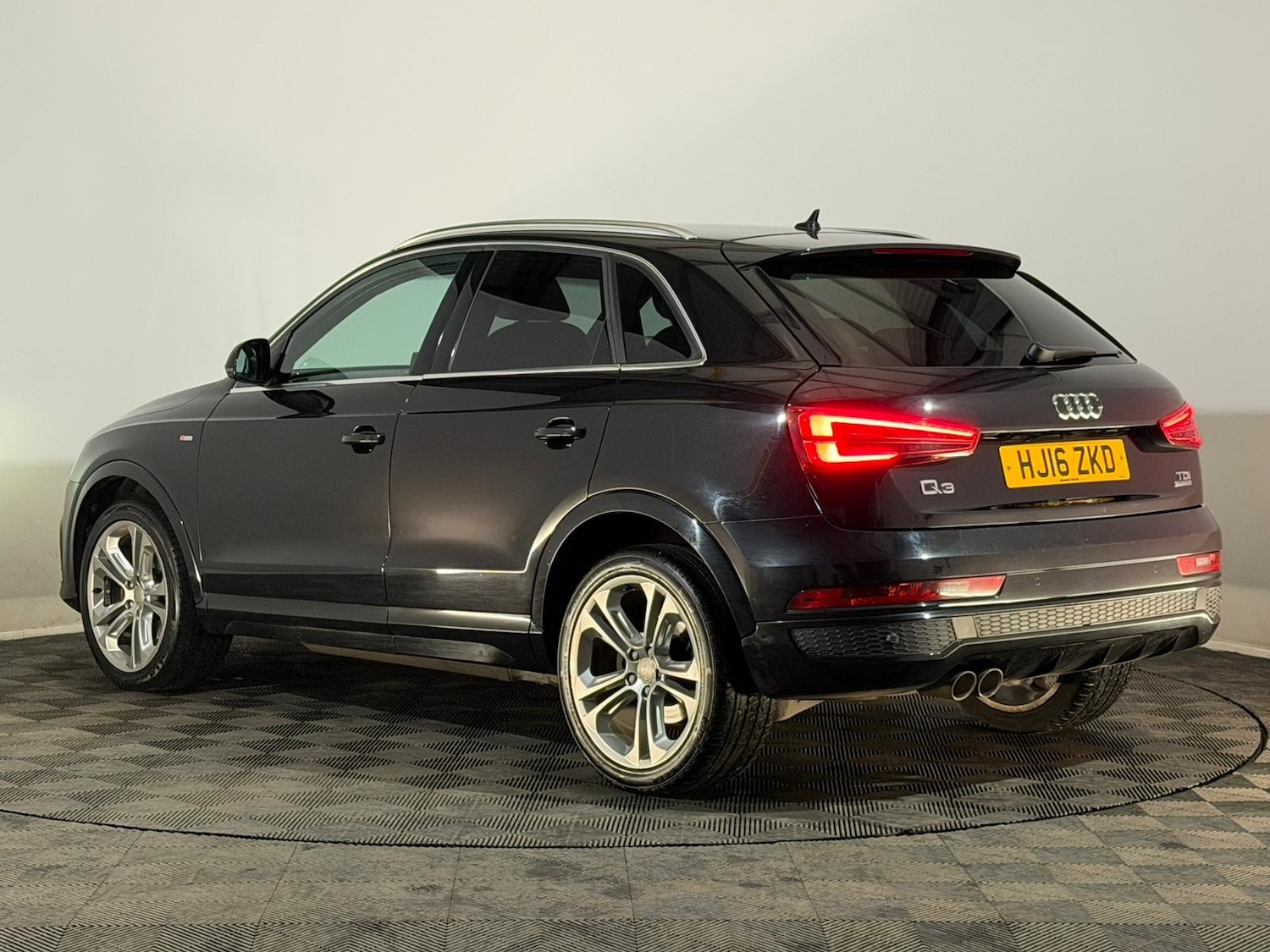 Used Audi Q3 2016 for sale - 76497627: Photo 9
