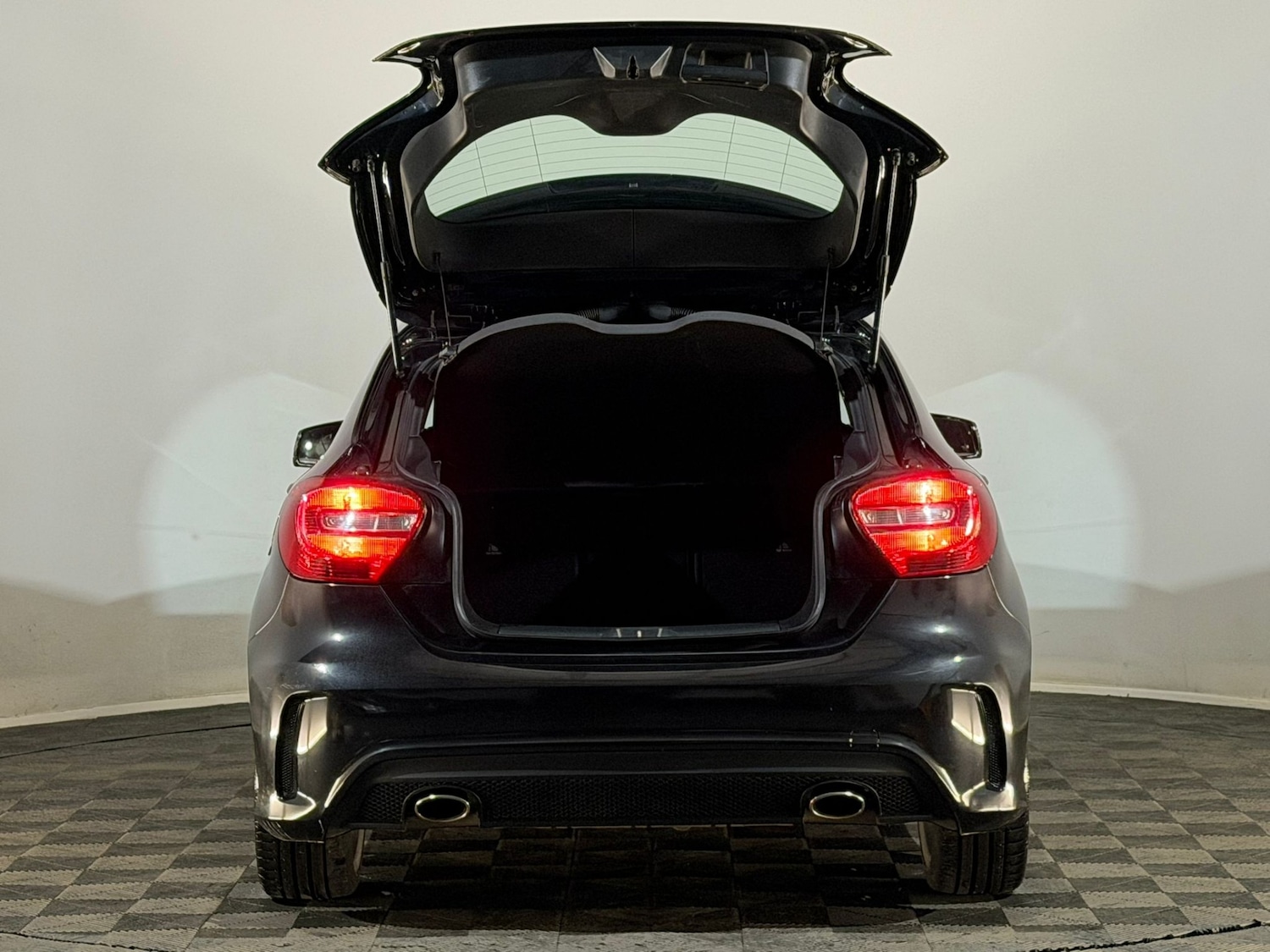 Used Mercedes-Benz A-Class 2014 for sale - 77706588: Photo 8