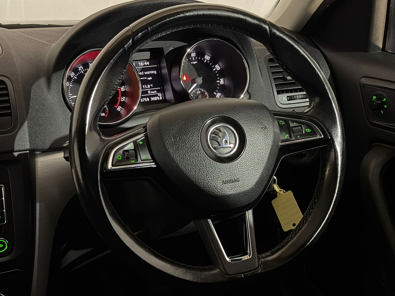 Used Skoda Yeti 2015 for sale - 77648209: Photo 13