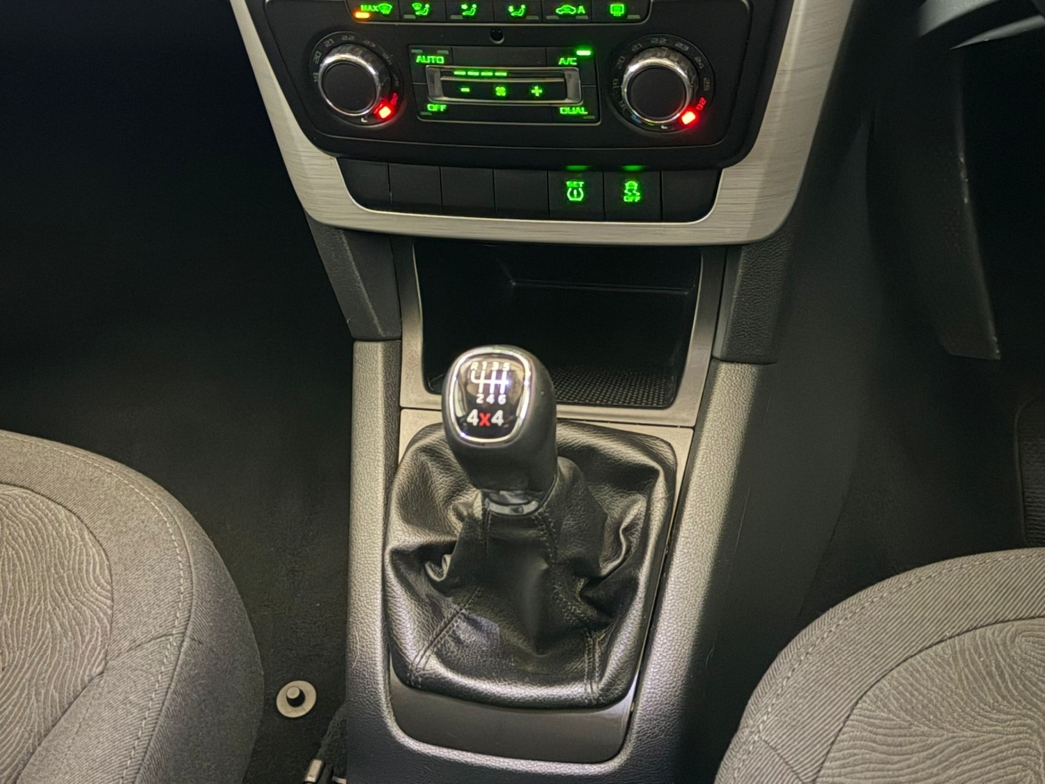 Used Skoda Yeti 2015 for sale - 77648209: Photo 15