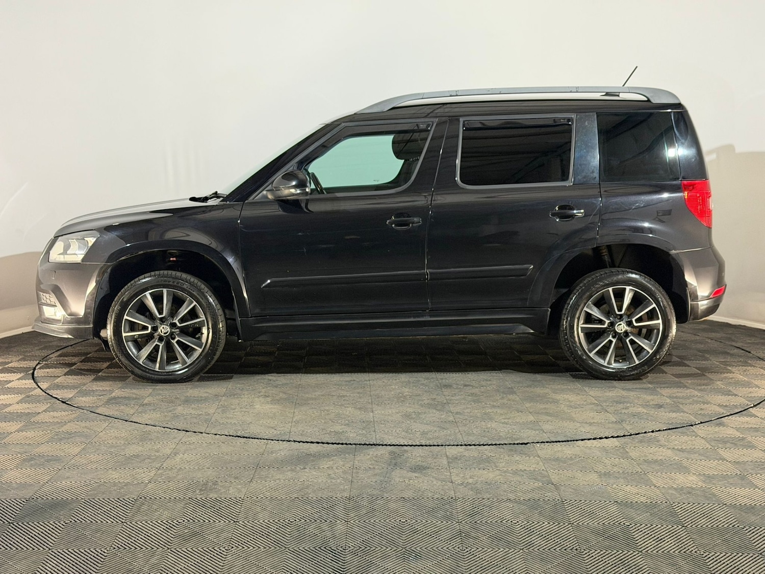 Used Skoda Yeti 2015 for sale - 77648209: Photo 5
